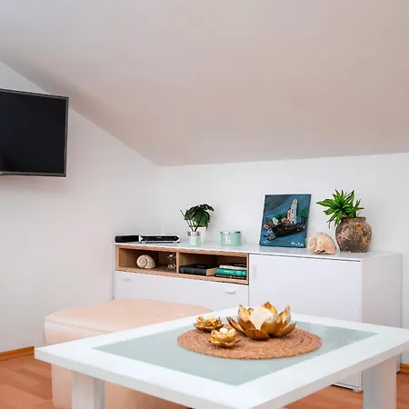 Ana Del Sol - Zf Hvar